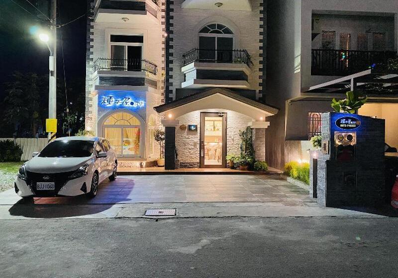 تختخواب و صبحانه Seed House