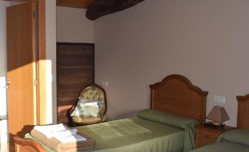 Pensión Albergue Los Caminantes   Hostel