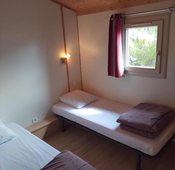 리조트 Les Chalets Du Hautforez