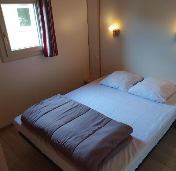 리조트 Les Chalets Du Hautforez