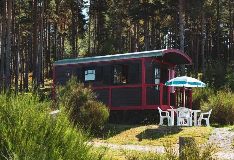리조트 Les Chalets Du Hautforez