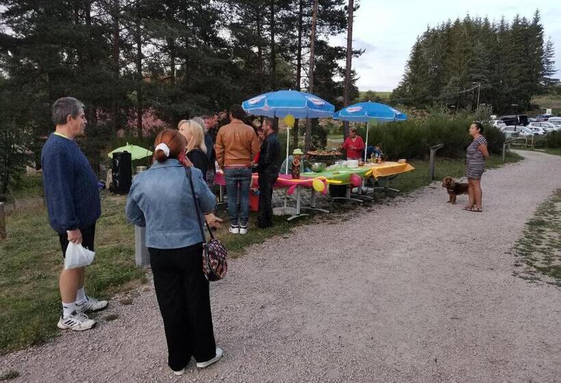 리조트 Les Chalets Du Hautforez