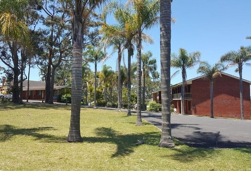 Tabourie Lake Motel
