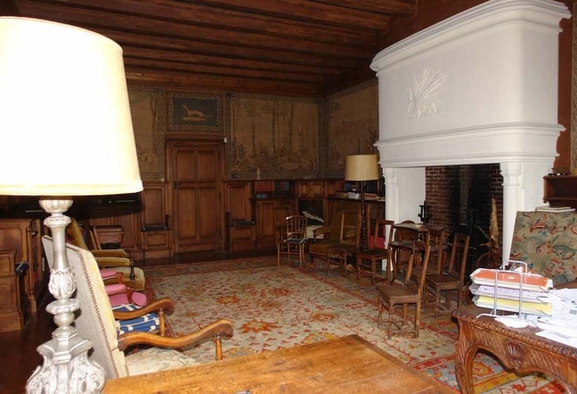 بنسيون Chateau Du Donjon