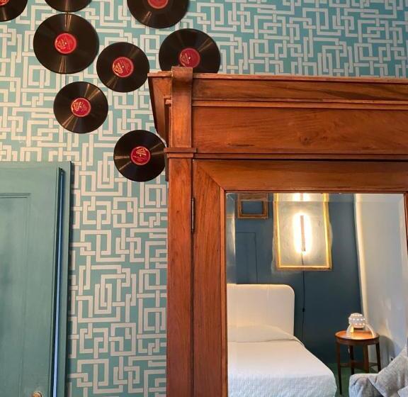 تختخواب و صبحانه Suites Edivino Design Capri