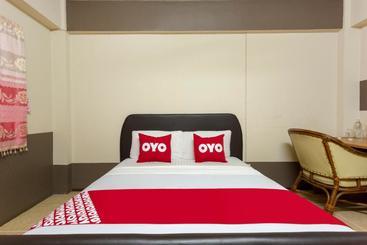 هتل Oyo 891 Wiangchomphu