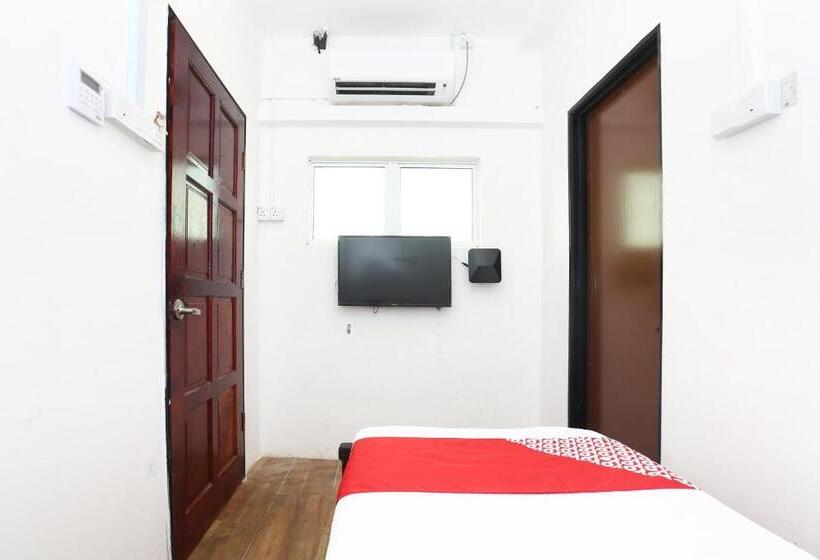 فندق Oyo 89678 Ady