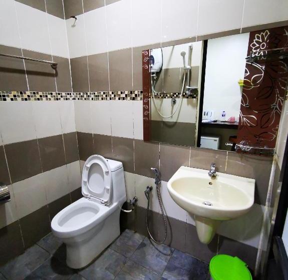 فندق Oyo 90045 Dalyla Inn