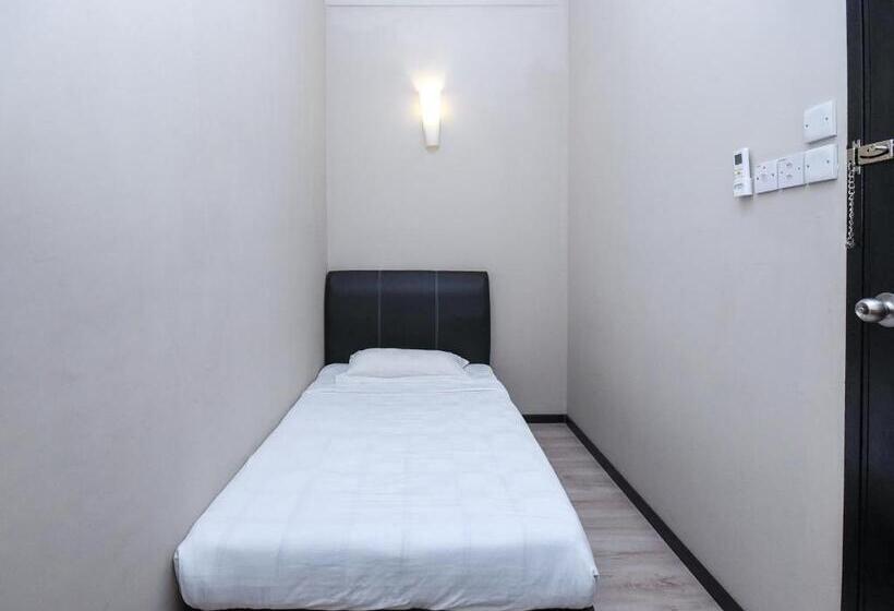 هتل Spot On 89838 Lm Residence