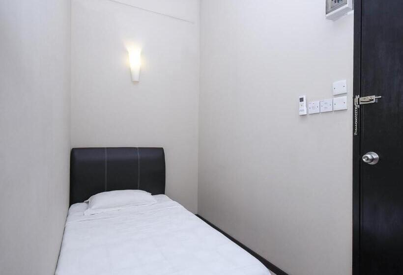 هتل Spot On 89838 Lm Residence