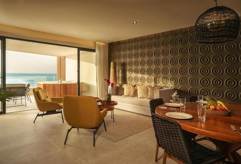 هتل The Fives Oceanfront