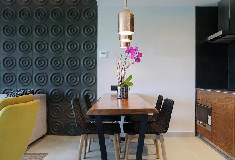 هتل The Fives Oceanfront