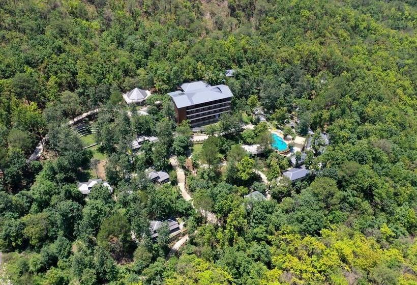 בית מלון כפרי Punarnava Resort & Spa