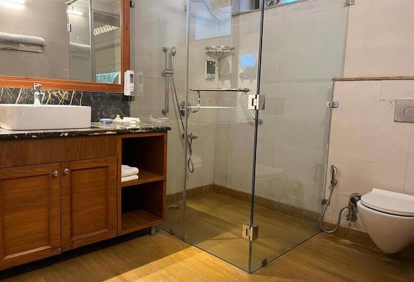 בית מלון כפרי Punarnava Resort & Spa