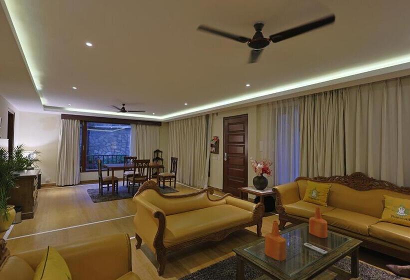 בית מלון כפרי Punarnava Resort & Spa