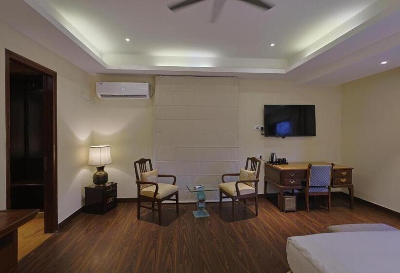 בית מלון כפרי Punarnava Resort & Spa