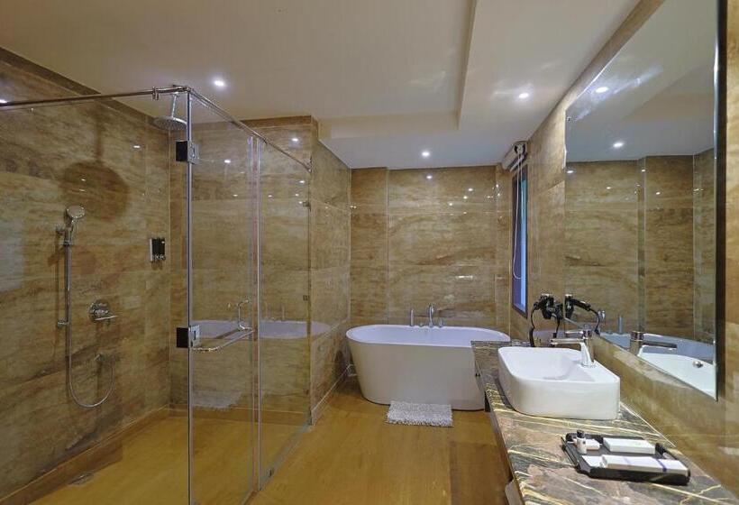 בית מלון כפרי Punarnava Resort & Spa