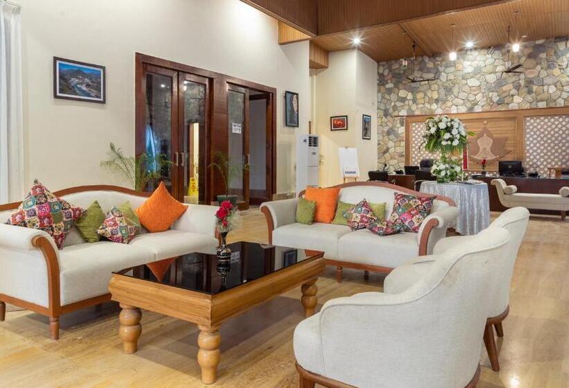 בית מלון כפרי Punarnava Resort & Spa