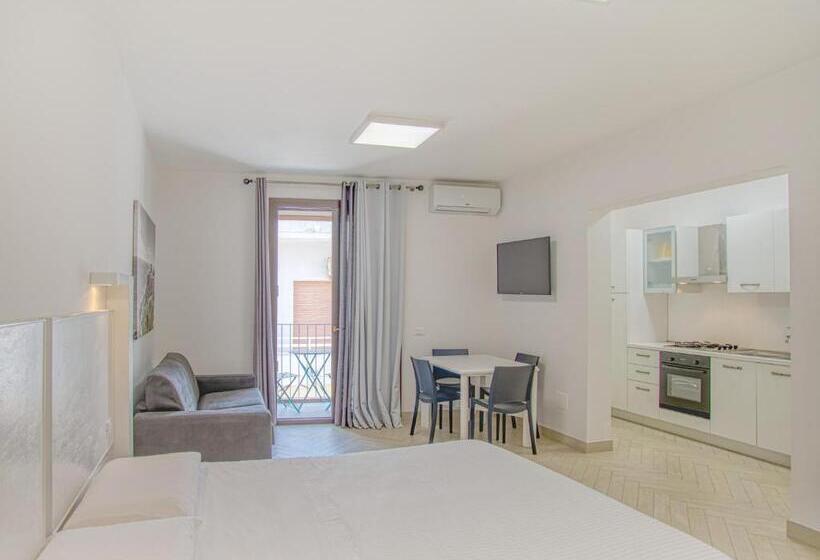 پانسیون Ideal Rooms