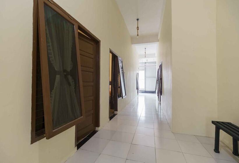 پانسیون Reddoorz Syariah Near Lubang Jepang Bukittinggi