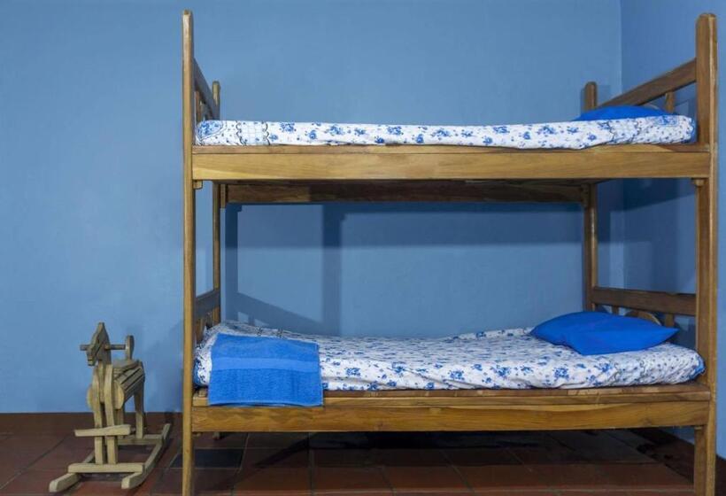 هاستل Casa Garrobo
