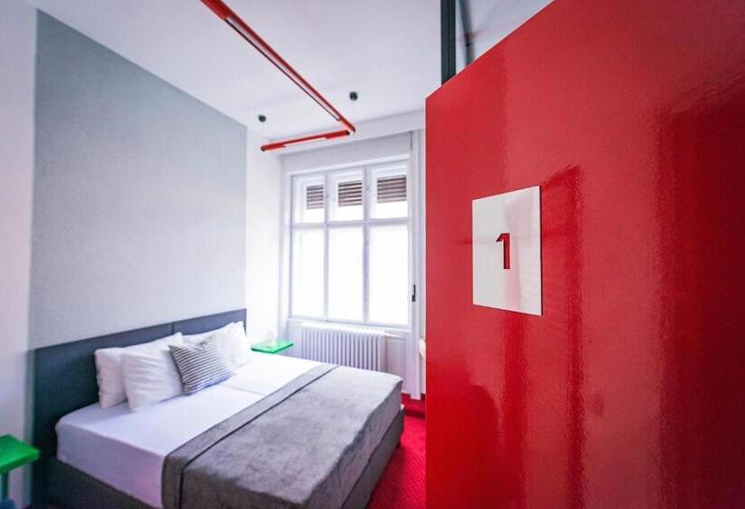 تختخواب و صبحانه Pb Urban Garden Stay With Secured Parking