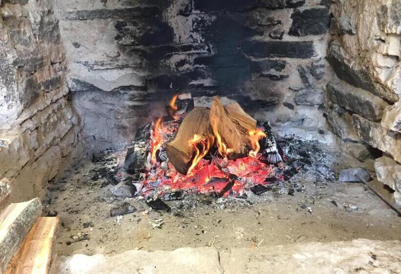 צימר Stenbrottets Smedja