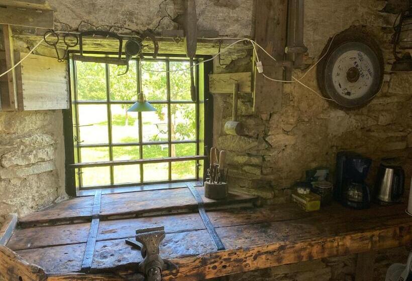 צימר Stenbrottets Smedja