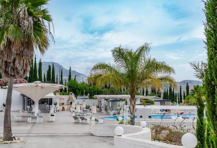 تختخواب و صبحانه Villa La Perla