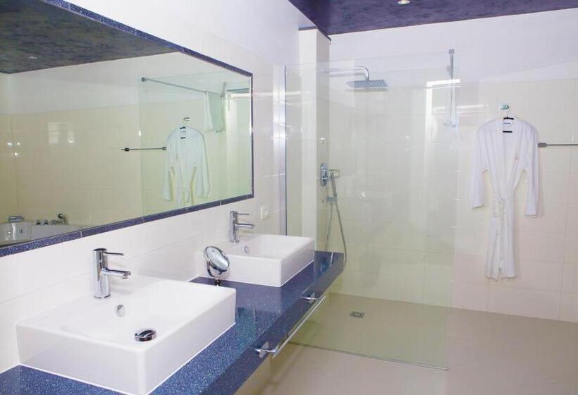 تختخواب و صبحانه Villa La Perla