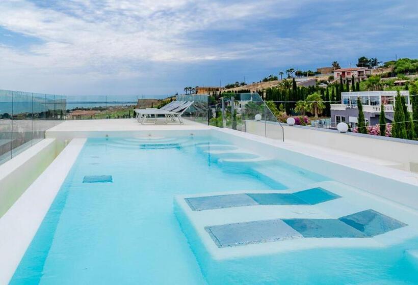 تختخواب و صبحانه Villa La Perla