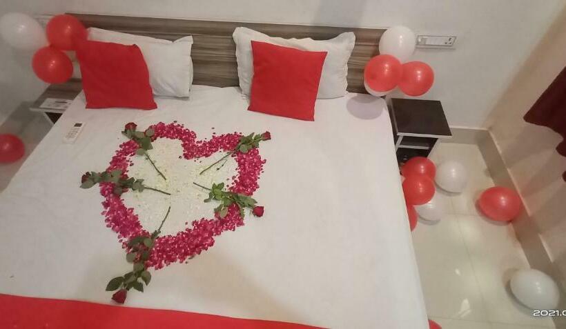 فندق Highway Inn