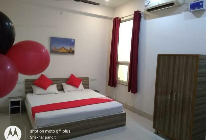 فندق Highway Inn