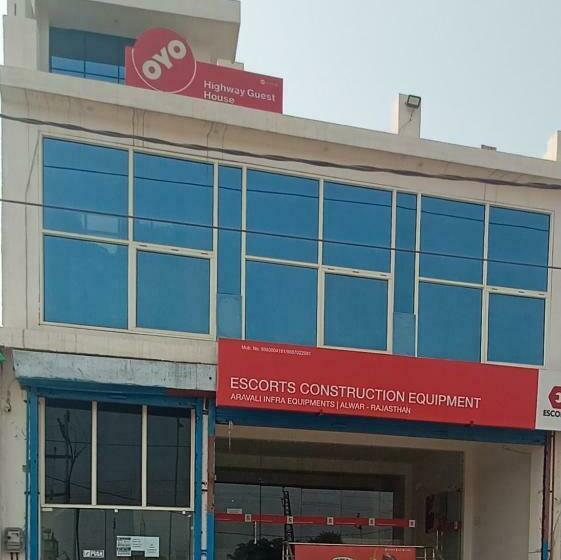 فندق Highway Inn