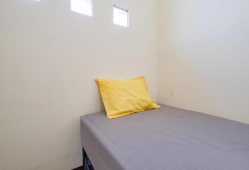 هتل Oyo Life 2216 Griya Jakasetia