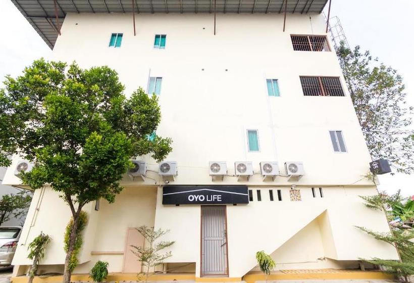 فندق Oyo Life 2485 Darisa Marshall Kost Syariah