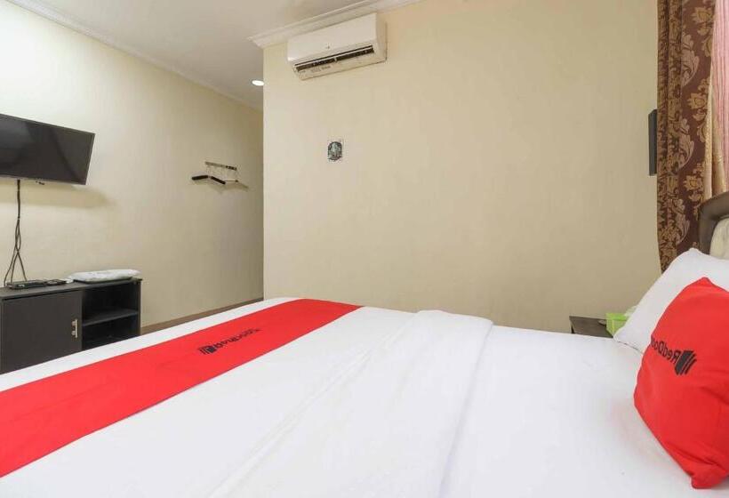 هتل Reddoorz Near City Walk Lippo Cikarang