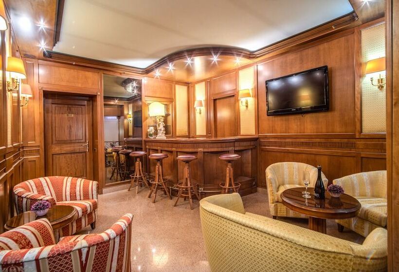 ホテル Della Torre Argentina