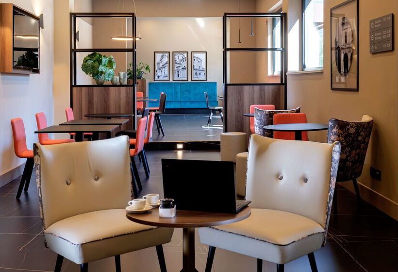 هتل Doubletree By Hilton Brescia