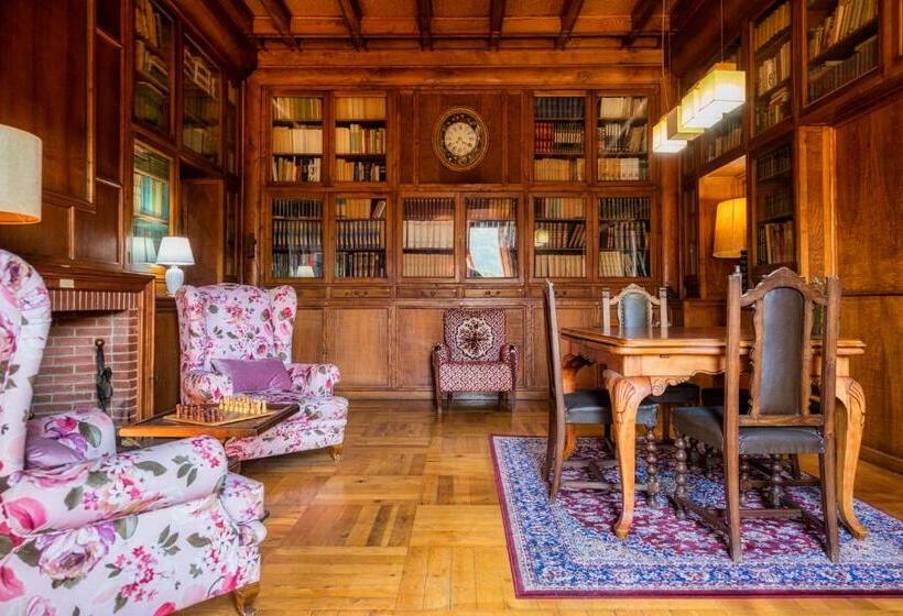 هتل Els Jardins De La Martana