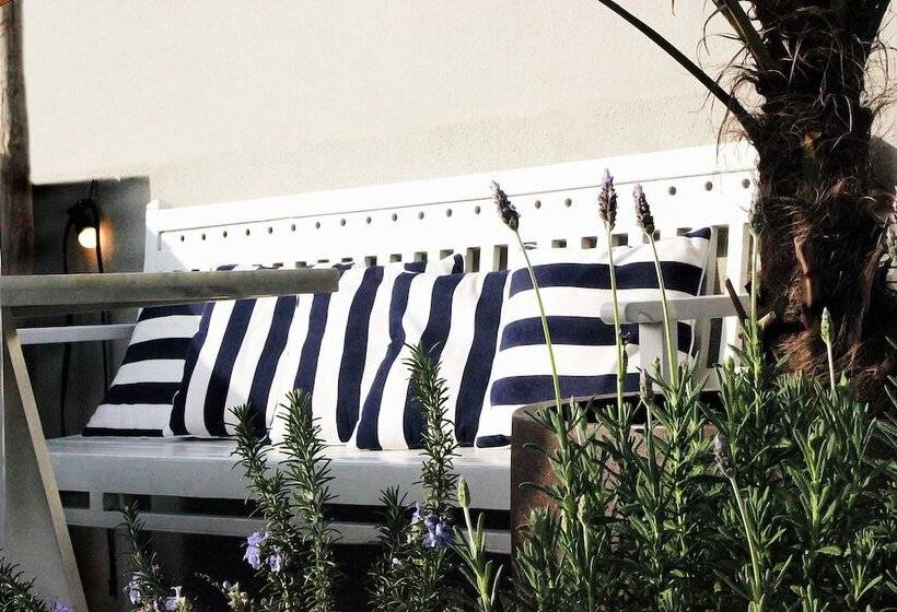 Midmost By Majestic Hotel Group