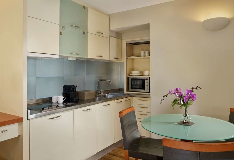 هتل Park Plaza Victoria London