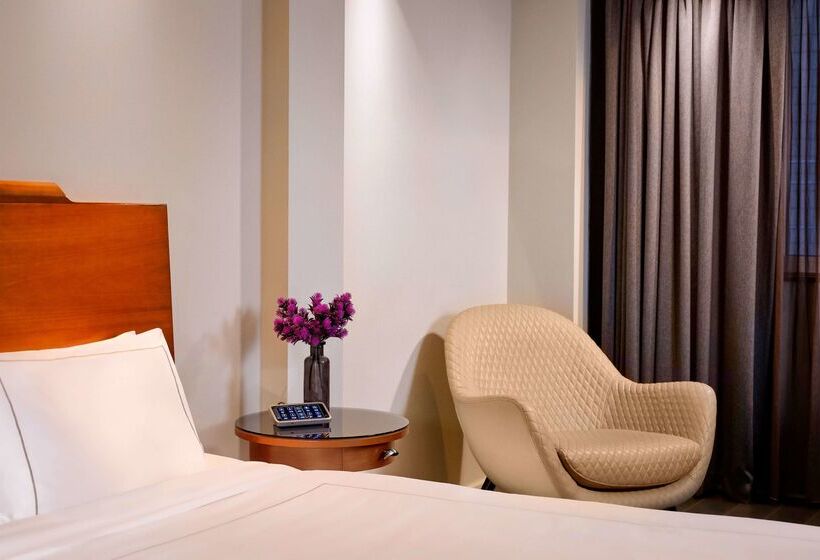 هتل Park Plaza Victoria London