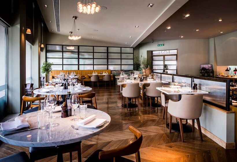 هتل Park Plaza Victoria London