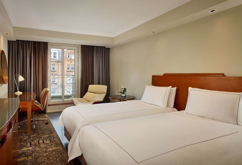 هتل Park Plaza Victoria London