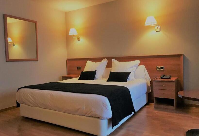 هتل & Spa Niunit