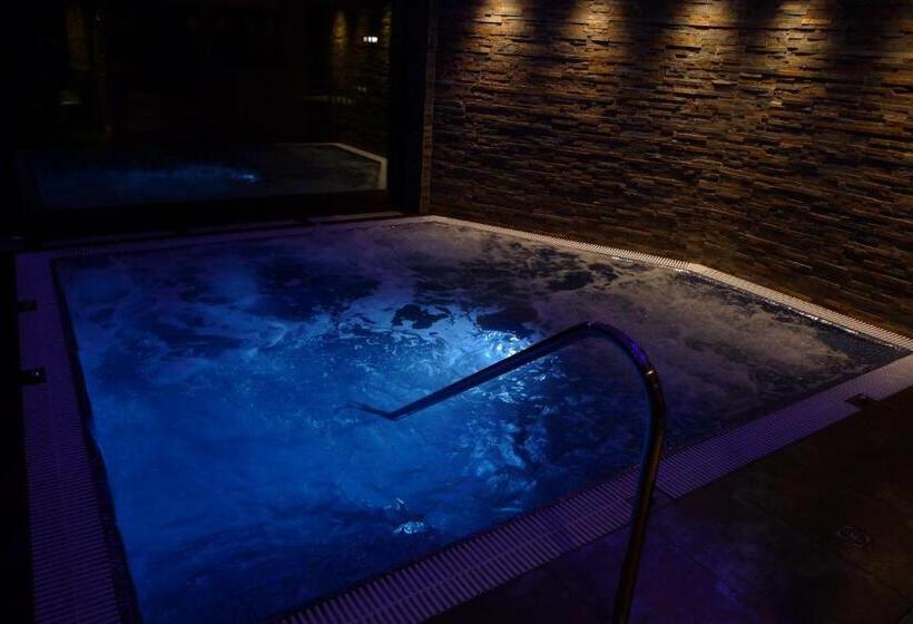 هتل & Spa Niunit