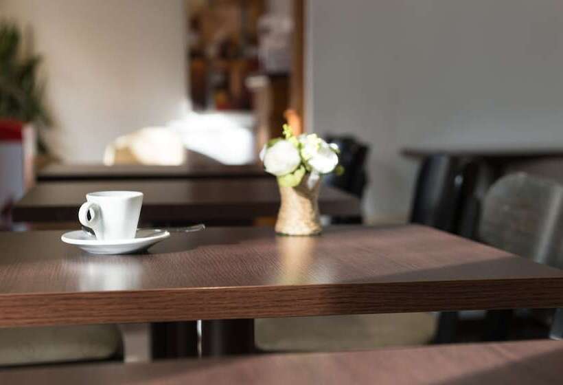 酒店 The Originals City, Hôtel Paris Sud, Orly Draveil