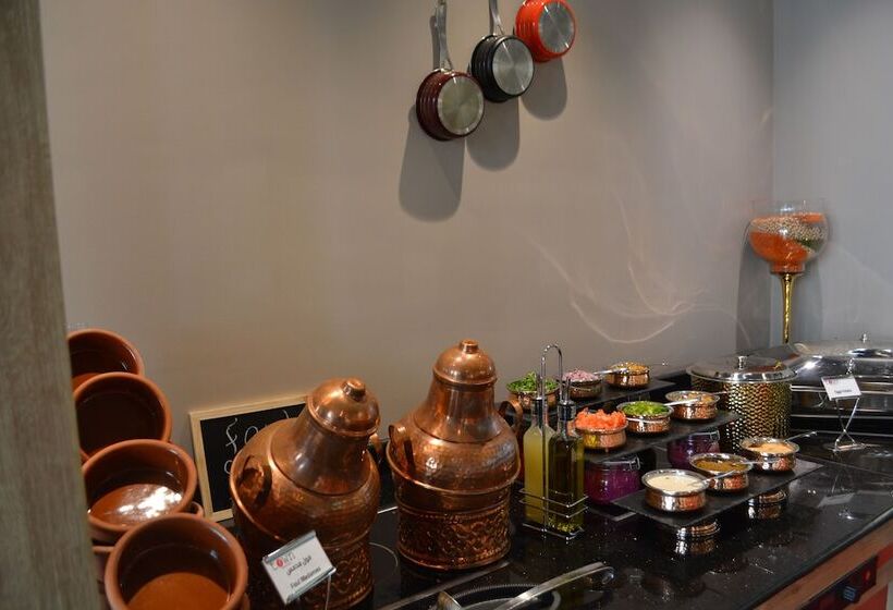 هتل Adagio Jeddah City Center