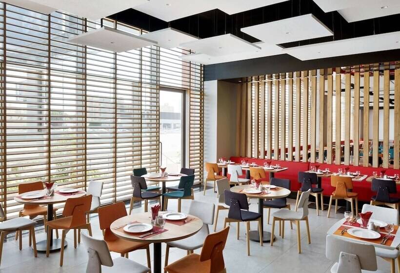 هتل Adagio Jeddah City Center